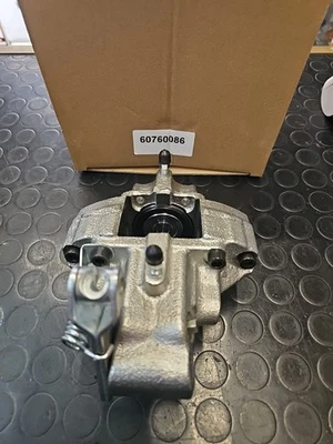 Pinza Freno Posteriore Destra Alfa Romeo 75 Alfetta Giulietta 60760086 - Image 1 of 4