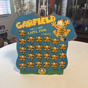 NOS 1978 Complete Store Display of 24 Garfield Get a Grip Lapel Pins by Enesco - Bild 1 von 7