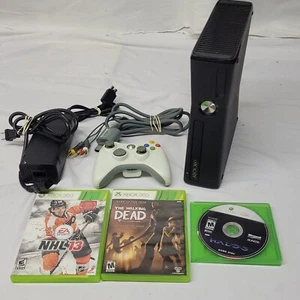 Lotto console e giochi Xbox 360 Slim modello 1439 Halo 3 walking dead NHL13 TESTATI - Foto 1 di 15