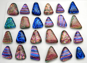 IIREGULAR SHAPES Lot of 24 pcs HANDMADE DICHROIC FUSED GLASS (BJ12) MOSAICS - Picture 1 of 4