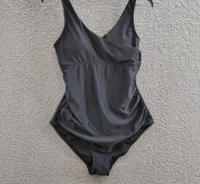 Traje de baño Jones New York cuello sobreplicado acanalado de una pieza para mujer L negro Foto 1 de 4
