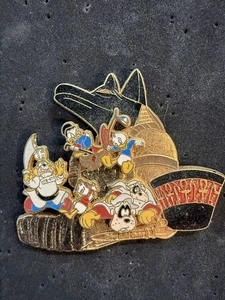 Disney Adventures In Pin Trading Ducktales Pin LE 750 Scrooge Beagle Boys Nephew - Picture 1 of 2