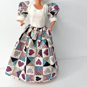 Vestito bambola vintage fatto a mano modello patchwork - Foto 1 di 5