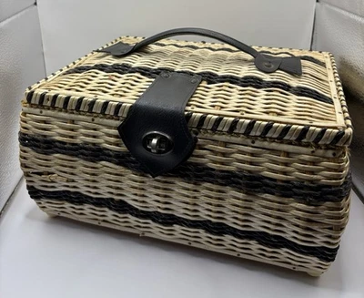Cesta de costura vintage tejida mimbre cuero acento bandeja interior con patas bloqueo giratorio  Foto 1 de 4