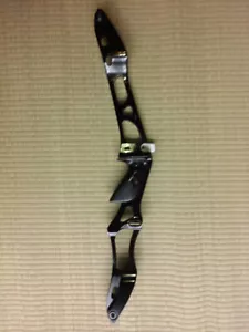HOYT Matrix Griff links LH25 Recurve 25 Zoll Nexus Bolt Custom Grip gebraucht - Bild 1 von 4