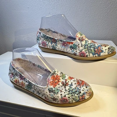 Mocasines perforados florales para mujer Aerosoles talla 6,5 Foto 1 de 4