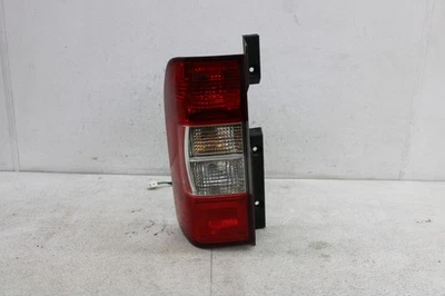 Conjunto de luz trasera izquierda QTR PNL MTD LADO DEL CONDUCTOR ENVUELTO NISSAN NV 1500 2016 Foto 1 de 4