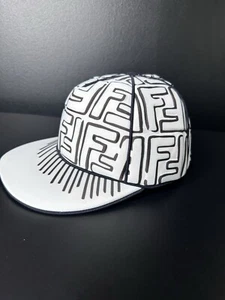 Fendi Capy limitiert - Bild 1 von 6