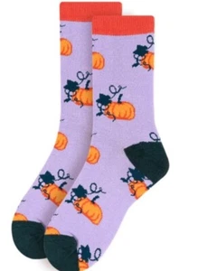 New HALLOWEEN Womens Crew Socks Purple WITH PUMPKINS - Picture 1 of 4