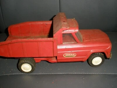 复古 Tonka Mound Minn 全红压钢吉普自卸车 + 杠杆 9.5 x 4 — 第 1/4 张图片