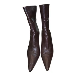 NUEVO EN CAJA-GUCCI Mujeres Clásicas Stiletto Tacones Medianos Botas de Cuero 9.5 B Madera Oscura - Imagen 1 de 8