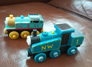 THOMAS WOODEN 1942 & 2015 COMMEMORATIVE TRAIN CARS - Picture 1 of 9