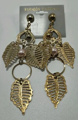 VTG Gold Tone Dangle Leaves Pink Faux Pearl Post Earrings Elven Boho Made Korea - Image 1 of 4