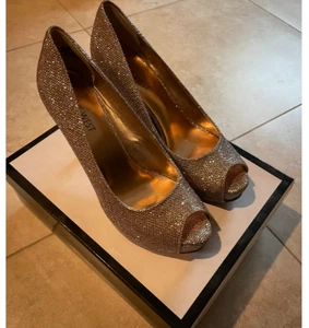 Nine West Qtpie heels Gold 6.5M - Picture 1 of 6