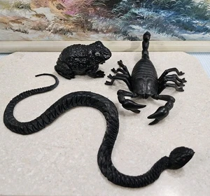 (3) Halloween Decorative Snake Frog & Scorpion Black Scary Spooky Decor Prank - Picture 1 of 8