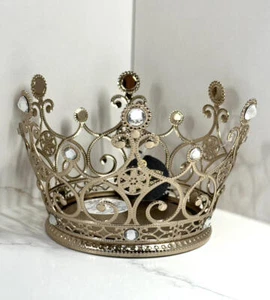 1 Bath & Body Works Bridgerton Gold Crown Gems 3 Wick Candle Holder HTF Rare NWT - Picture 1 of 3