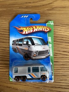 Hot Wheels Treasure Hunt GMC Motorhome MF Silver 2009 B6 - Picture 1 of 6