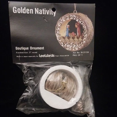 Kit de adornos de cuentas de lentejuelas de belén dorado vintage de Navidad LeeWards nos Japón Foto 1 de 4