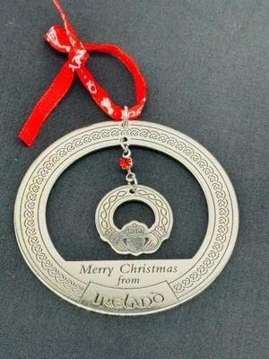 Feliz Navidad Desde Irlanda Adorno de Navidad Metal Plateado con Claddagh 3" Foto 1 de 2