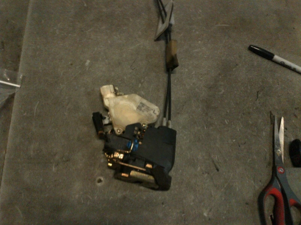 02-04 INFINITI Q45 REAR DRIVER LEFT SIDE DOOR LOCK ACTUATOR - Image 1 of 1