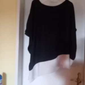 Sommershirt/Tunika, Lagenlook, Gr.44/46, bitte Maße beachten! Sw/weiß - Bild 1 von 3