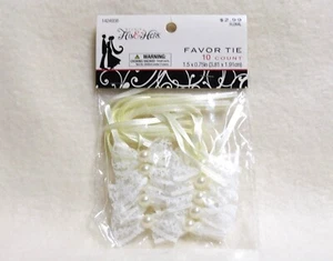 His & Hers Favor Krawattenschleifen - 10 Stück - Spitze und Perlen - NEU - 0001 - Bild 1 von 2