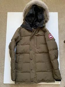 Parka Canada Goose Carson para hombre en verde militar talla pequeña - Imagen 1 de 10