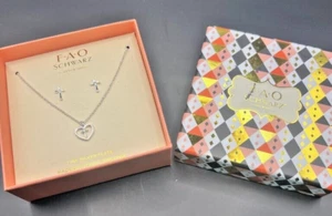 FAO Schwarz Set Collana e Orecchini Cuore Croce Bambini Piatto Argento Fine Regalo - Foto 1 di 15