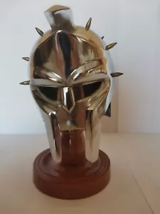 Mini casco medievale romano greco gladiatore crociato normanno da tavolo - New - Foto 1 di 11