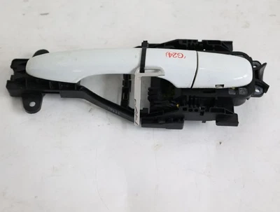 VOLVO V40 CROSS COUNTRY FRONT LEFT DOOR HANDLE 526 31440083 07-2013 - Image 1 of 3