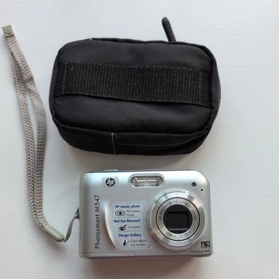 Vintage photography - Collectible HP Photosmart M547 compact digital camera - Image 1 of 4