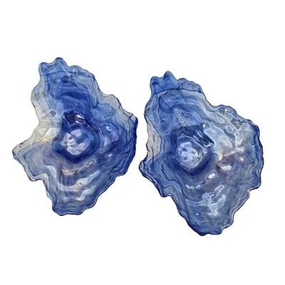 Juego de 2 platos artísticos de vidrio iridiscente concha de ostra azul texturizado Foto 1 de 4