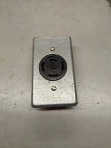 20 amp 120v/208v 3phase twist lock receptacle Hubbell  - Picture 1 of 9