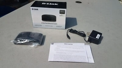 NIB New D-LINK (DES-1005E) 5-Port 10/100 Desktop Network Ethernet Switch - Image 1 of 4