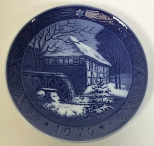 1976 Royal Copenhagen Christmas Plate  Vibaek Watermill  Boxed with Leaflet - Picture 1 of 8