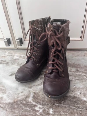 Botas Niña Bota Otoño o Invierno Cejas Muy Lindas de Justice Talla 1 Foto 1 de 4