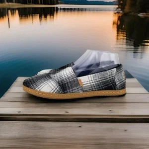 ✅TOMS Plaid Flannel ALPARGATA Slip On Shoes Women's 8.5 Black/White Flat Loafers - Picture 1 of 13