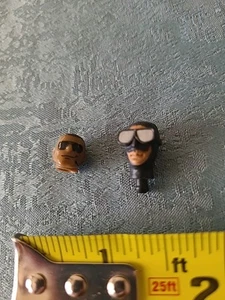 VTG. TWO SMALL HEADS NO BODY - Picture 1 of 9