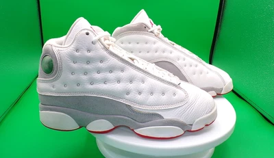 TÊNIS INFANTIL NIKE AIR JORDAN 13 RETRÔ GS BRANCO VERDADEIRO VERMELHO LOBO CINZA 6 Y - Imagem 1 de 4