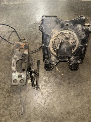 Caixa de ar e suporte Honda Cx500 1978 - Imagem 1 de 4