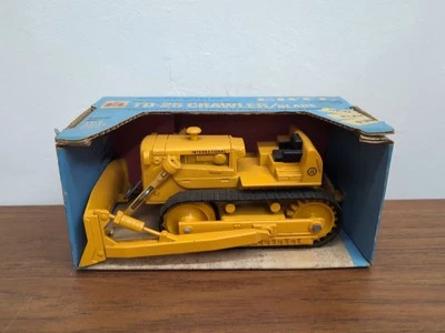 Ertl Construction Toy International TD-25 Crawler In Blue Box  - Image 1 of 4