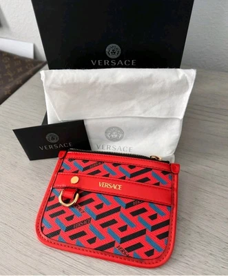 Versace Lona Recubierta Piel de becerro La Greca Modular Cremallera Bolsa Azul Rojo (NUEVO CON ETIQUETAS) Foto 1 de 4