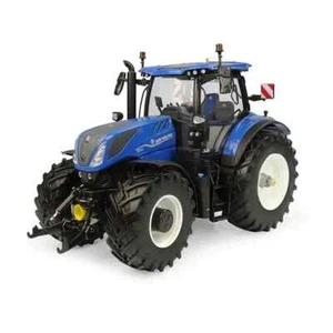 6604 Universal Hobbies New Holland T7.300 Auto Command Tractor 1:32 scale Boxed - Picture 1 of 2