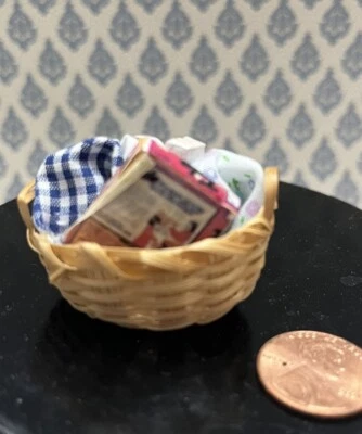 Dollhouse miniature laundry basket 1:12 Scale - Image 1 of 4