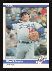 1984 Fleer Mike Scioscia Los Angeles Dodgers #113 Baseball Card - Picture 1 of 2