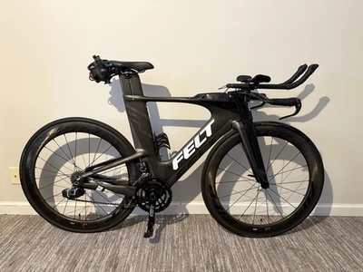 2017 BICICLETA TRIATLO DE FELTRO IA1 54 CM SRAM VERMELHA ETAP ZIPP 404 DESIGN DE PERFIL AERO - Imagem 1 de 4