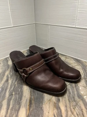 Zuecos de cuero marrón para mujer What's What by Aerosoles talla 6 Foto 1 de 4