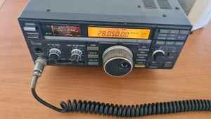 Icom IC-725 HF Transciever w/ HM-12 mic w/ UI-7 FM module Option. - Zdjęcie 1 z 9