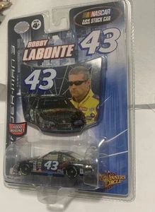 2007 Bobby Labonte #43 Cheerios Spiderman 3 NASCAR 1/64 Diecast NEW - Picture 1 of 7
