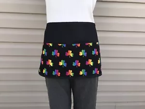 St Patty’s Day Lucky 🍀Server Kellnerin Taille Hälfte 3 Taschen Restaurants Schürzen - Bild 1 von 3